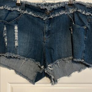 Jeans colony, blue jeans,  16 shorts, four pocket fringe legs, New button fright